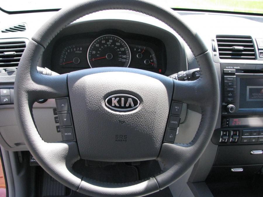  Kia Borrego 2009 года  (фото 47 из 345)